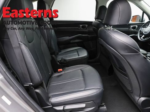 Used 2023 Kia Sorento EX AWD/4WD image 24