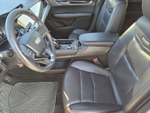 Used 2022 Cadillac XT6 Premium Luxury FWD image 9