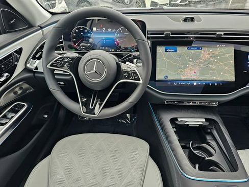 New 2026 Mercedes-Benz E 350 4MATIC Sedan image 30