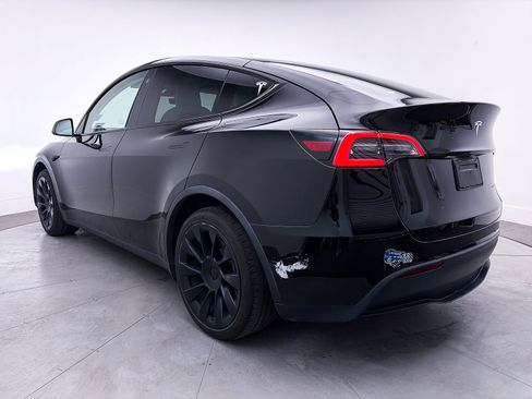 Used 2021 Tesla Model Y Long Range image 13