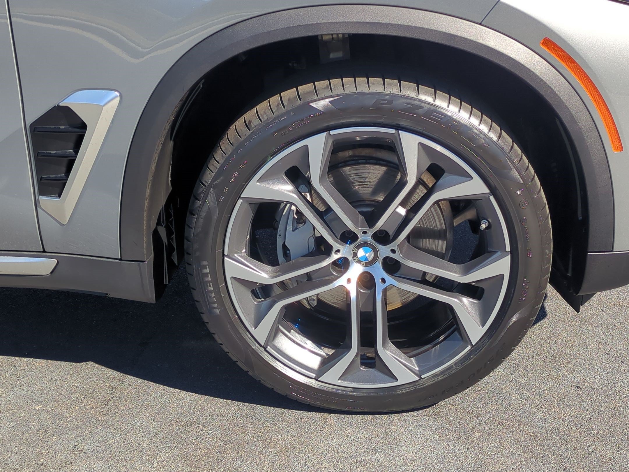 Certified 2025 BMW X5 xDrive40i AWD/4WD image 12