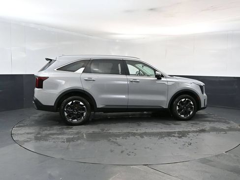 Used 2024 Kia Sorento S w/ Panoramic Sunroof Package AWD/4WD image 6