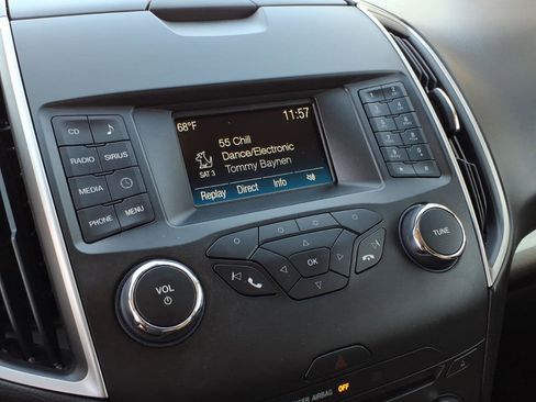 Used 2018 Ford Edge SEL image 26