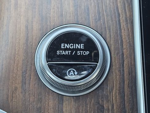 Certified 2025 Mercedes-Benz GLC 300 4MATIC image 21