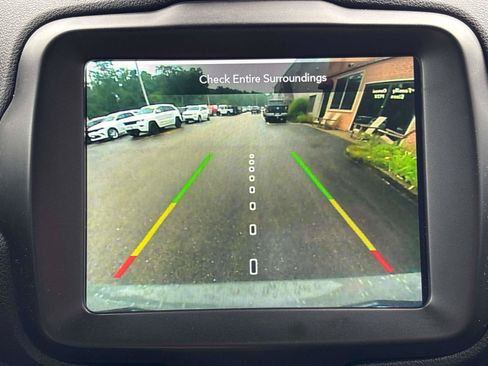 Used 2021 Jeep Renegade Latitude AWD/4WD image 16