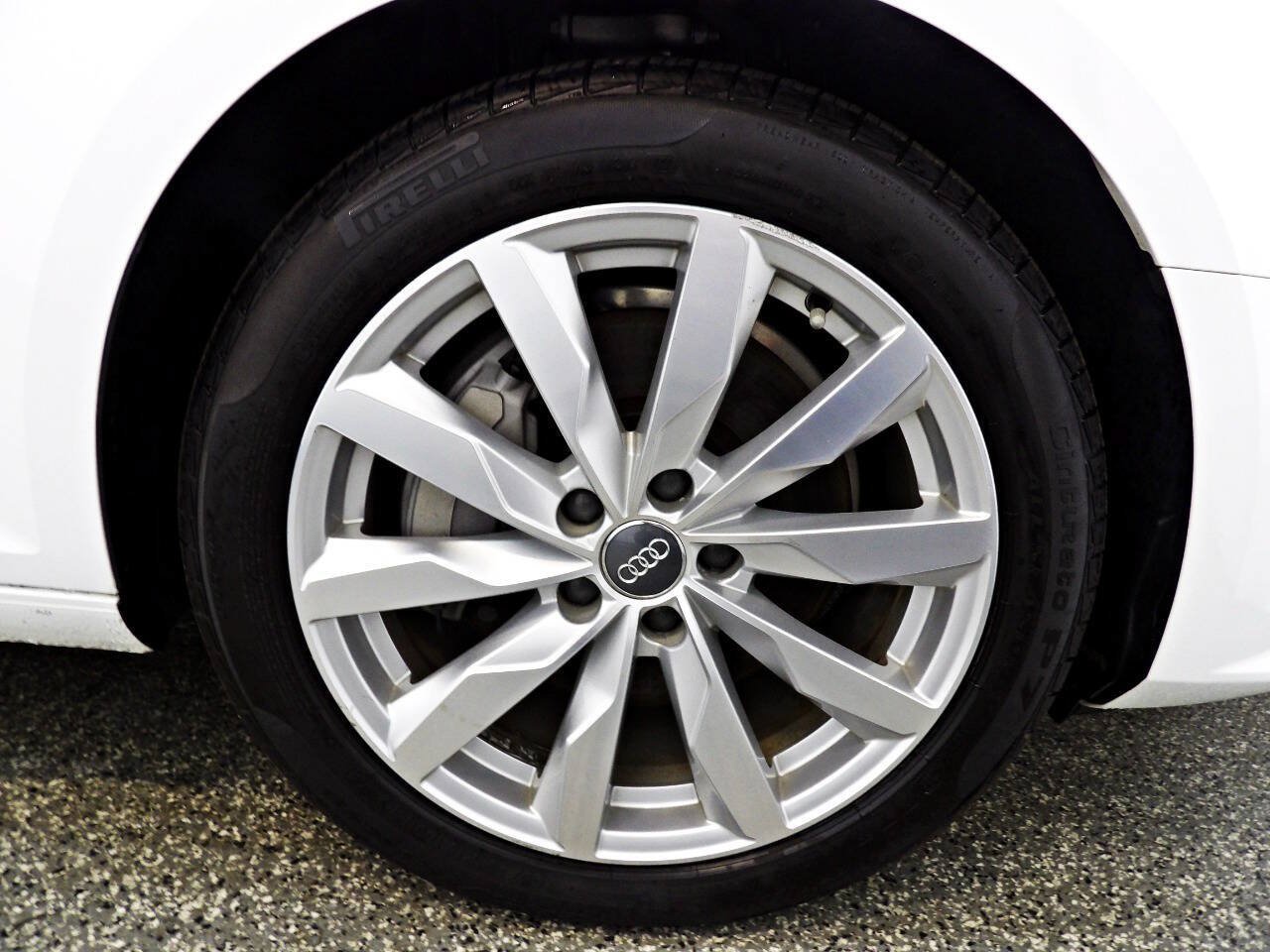 Used 2017 Audi A4 2.0T Premium FWD image 22