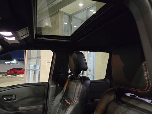 Used 2023 Nissan Frontier PRO-4X w/ Pro-4X Premium Package image 6