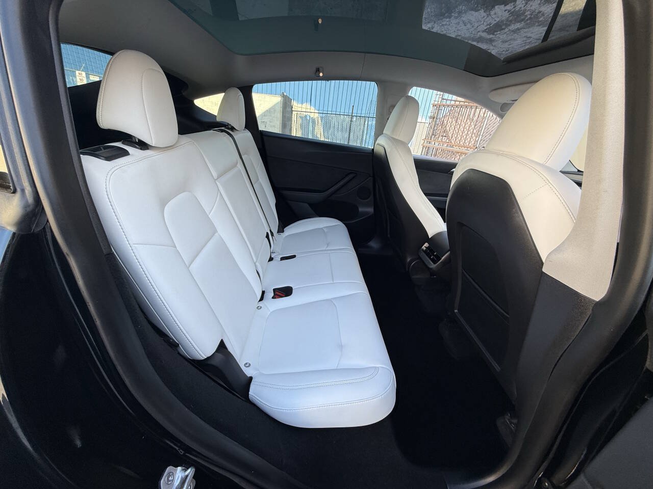 Used 2023 Tesla Model Y Long Range AWD/4WD image 28