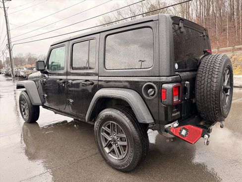 Used 2024 Jeep Wrangler Sport S image 3