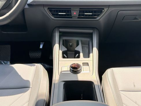 New 2026 Volkswagen Tiguan SE image 17