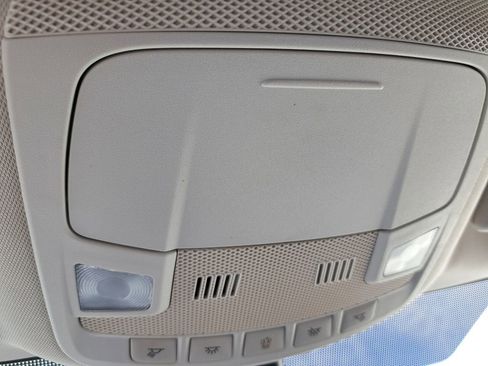 Used 2023 Ford Edge SEL image 17