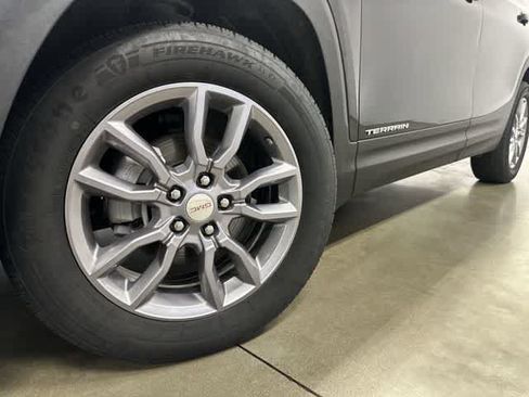 Used 2024 GMC Terrain SLT FWD image 28
