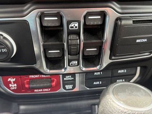 Used 2022 Jeep Wrangler Unlimited Rubicon w/ Safety Group image 23