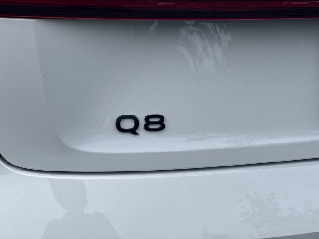 Used 2024 Audi Q8 e-tron Premium Plus AWD/4WD image 38
