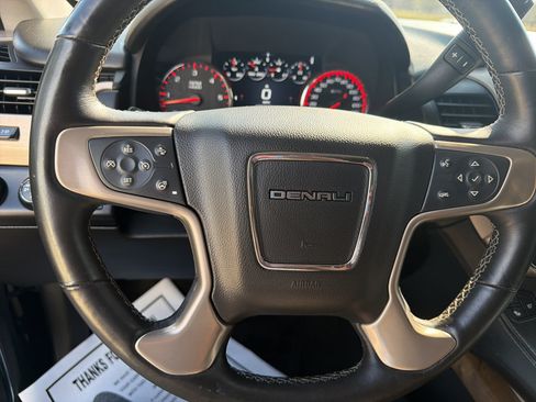 Used 2016 GMC Yukon Denali w/ Open Road Package AWD/4WD image 18