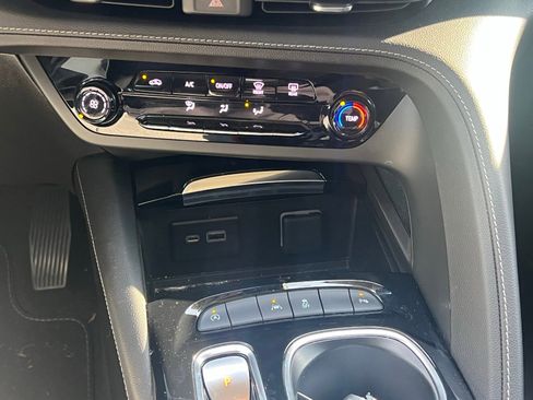 Used 2023 Buick Envision Preferred image 32