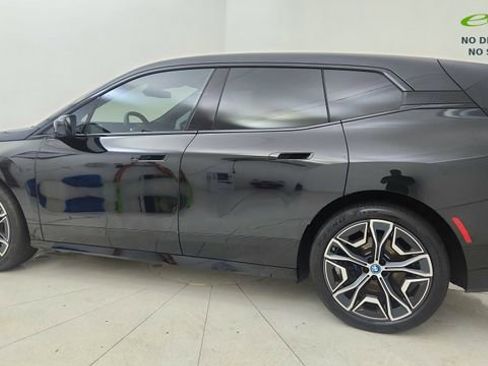 Used 2024 BMW iX xDrive50 w/ Sport Package AWD/4WD image 4