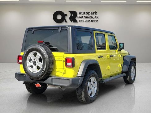 Used 2023 Jeep Wrangler Sport S image 5