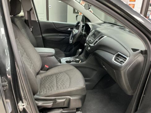 Used 2020 Chevrolet Equinox LT image 25
