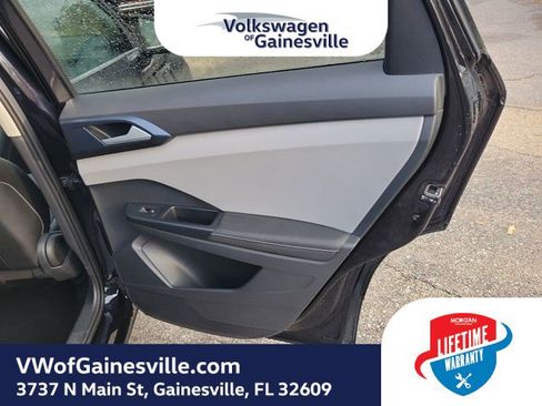 Used 2024 Volkswagen Taos SE FWD image 32
