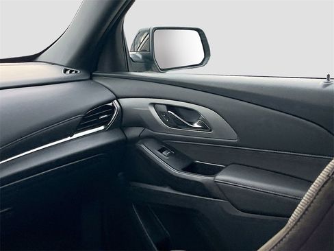 Used 2022 Chevrolet Traverse LT image 20