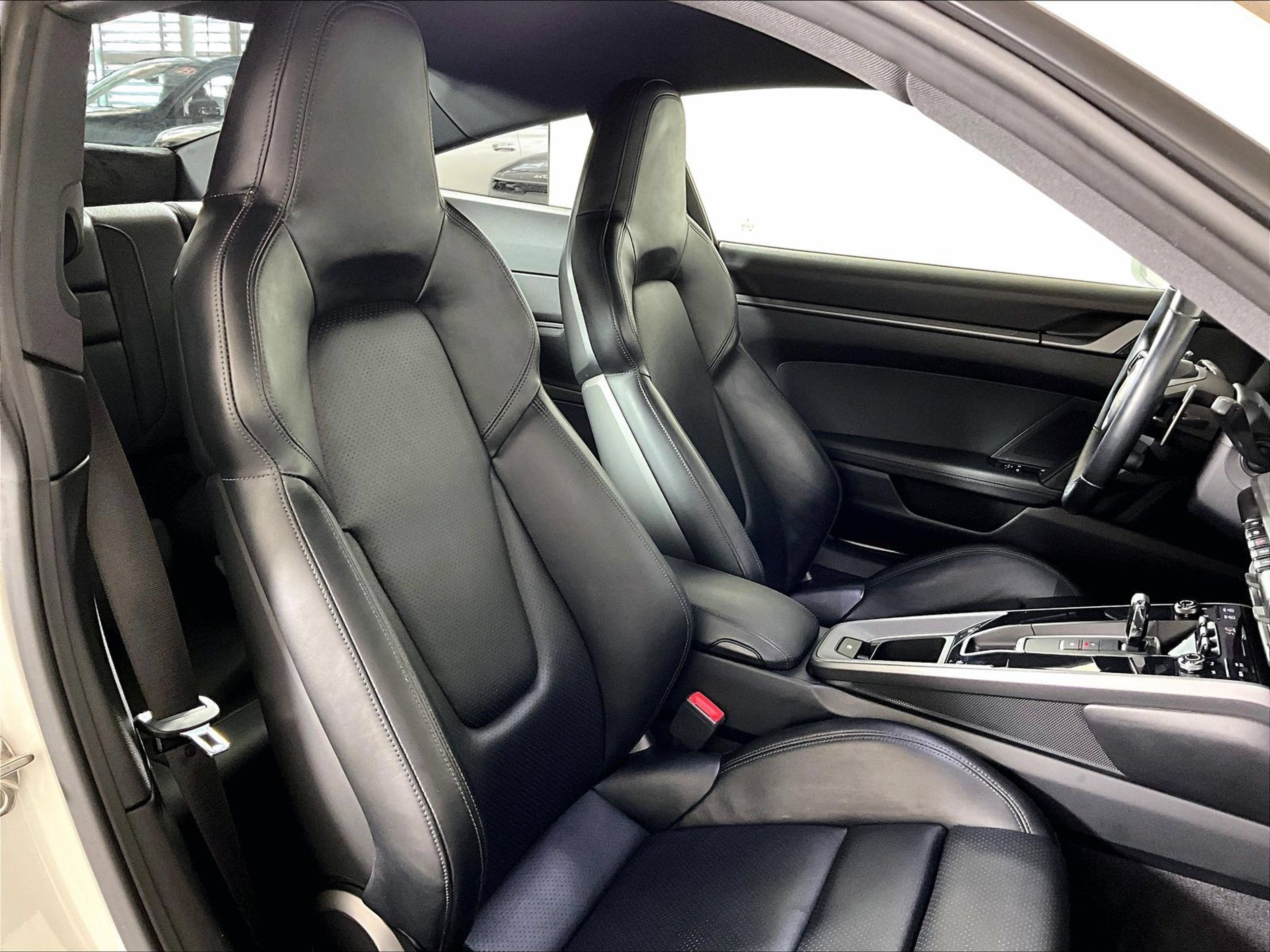 Certified 2020 Porsche 911 Carrera RWD image 18