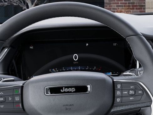 New 2025 Jeep Grand Cherokee Altitude image 17