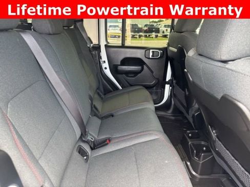 Used 2024 Jeep Gladiator Rubicon w/ Technology Group image 12