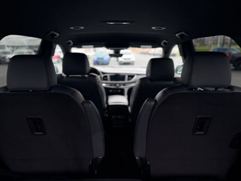 Used 2024 Buick Enclave Premium image 10