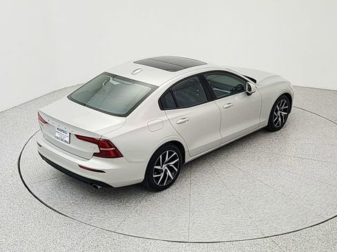 Used 2020 Volvo S60 T5 Momentum FWD image 32
