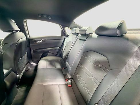 Used 2021 Kia Forte GT-Line image 23