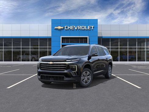 New 2026 Chevrolet Traverse LT w/ LPO, Floor Liner Package FWD image 8