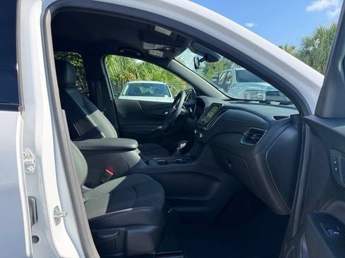 Certified 2024 Chevrolet Equinox RS w/ LPO, Cargo Package FWD image 18