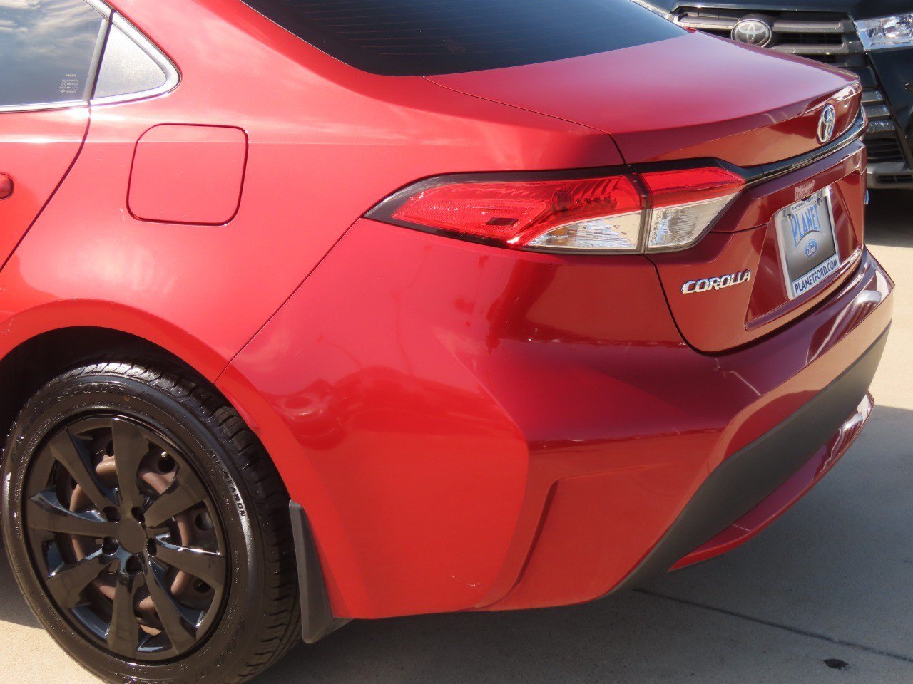 Used 2020 Toyota Corolla LE FWD image 14