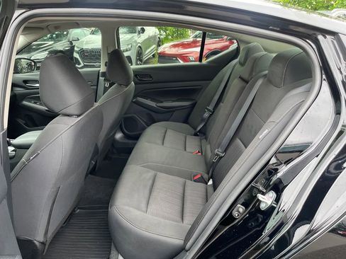 Used 2024 Nissan Altima 2.5 SV w/ SV Premium Package FWD image 26