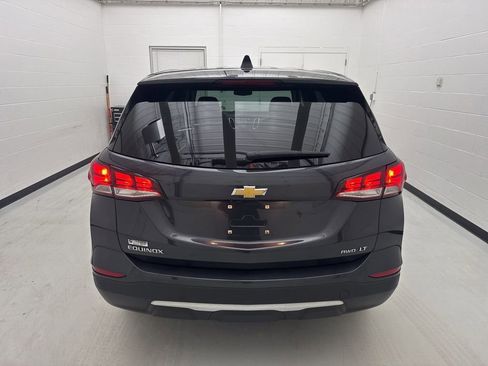 Used 2022 Chevrolet Equinox LT w/ Driver Convenience Package image 5
