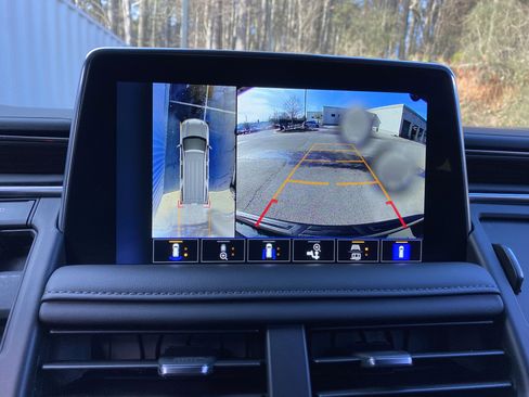 Used 2024 Chevrolet Tahoe Z71 w/ Luxury Package image 28