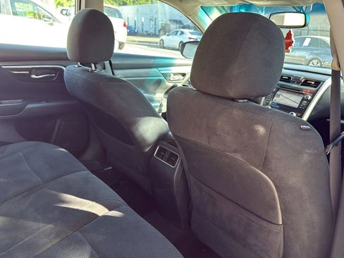 Used 2015 Nissan Altima 2.5 SV w/ Convenience Package FWD image 18
