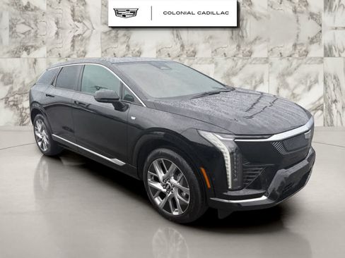 Used 2025 Cadillac Optiq Luxury 1 AWD/4WD image 7