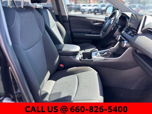 Used 2025 Toyota RAV4 XLE image 5