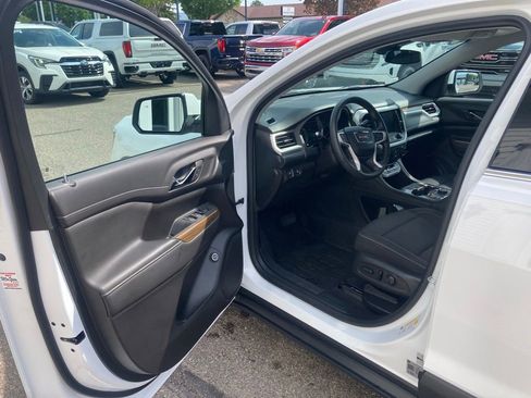 Certified 2023 GMC Acadia SLE w/ Driver Convenience Package AWD/4WD image 18