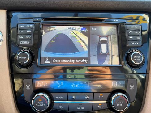 Used 2016 Nissan Rogue SL w/ SL Premium Package FWD image 28