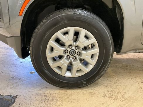Used 2023 Nissan Frontier SV image 17