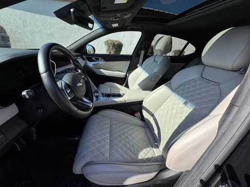 Used 2022 Genesis G70 3.3T image 11