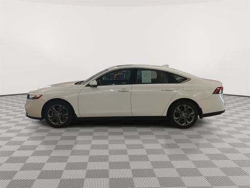 Used 2023 Honda Accord EX image 27