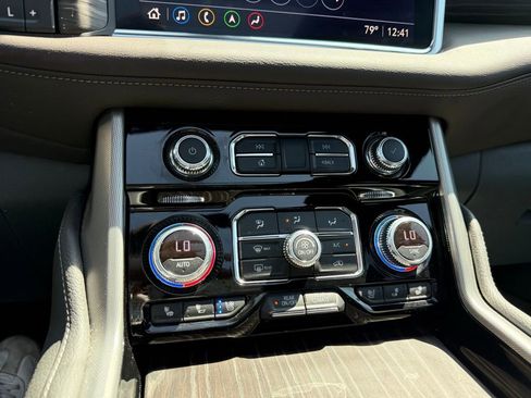 Used 2021 GMC Yukon Denali image 18