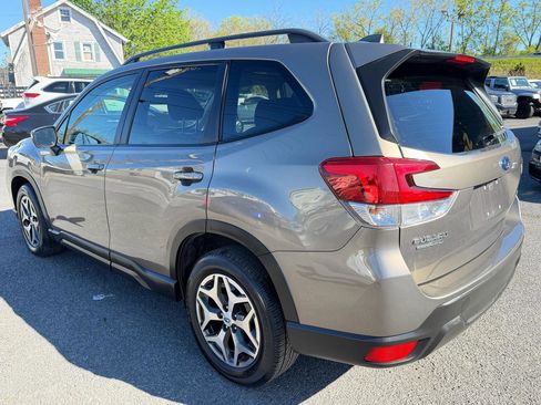 Used 2019 Subaru Forester Premium w/ All-Weather Package AWD/4WD image 7