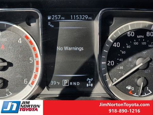 Used 2017 Nissan Titan PRO-4X w/ Pro-4x Convenience Package AWD/4WD image 19