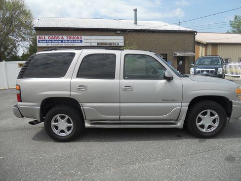 Used 2004 GMC Yukon Denali AWD/4WD image 32