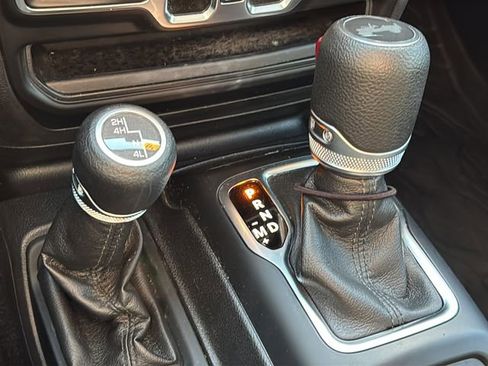 Used 2020 Jeep Wrangler Unlimited Sport AWD/4WD image 32